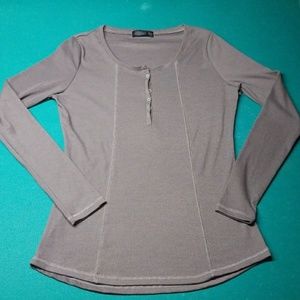 Long sleeved top